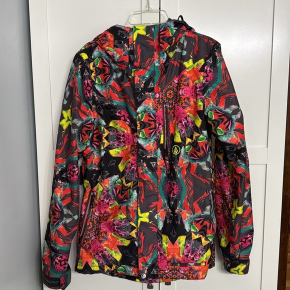 Junior Ski Jacket (Volcom) and Pants (Underarmour) - Picture 2 of 14